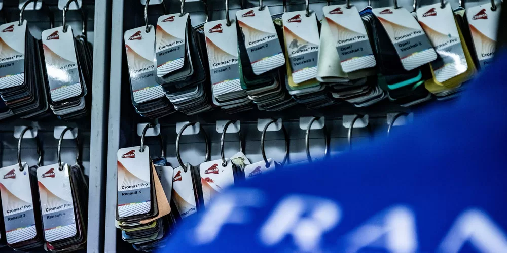 campioni di colore della vernice per auto cromax